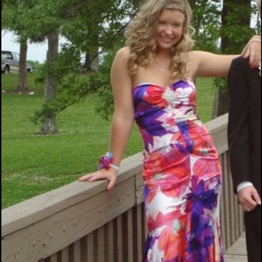 Prom Dress/Gown SIZE 4-Cachet, worn 1x, Stunning!